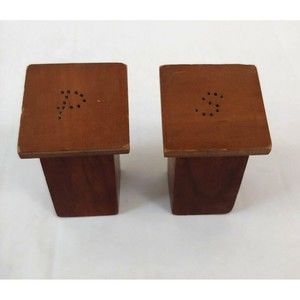 Vintage Wooden Podium Salt Pepper Shakers S P Brown Kitchy